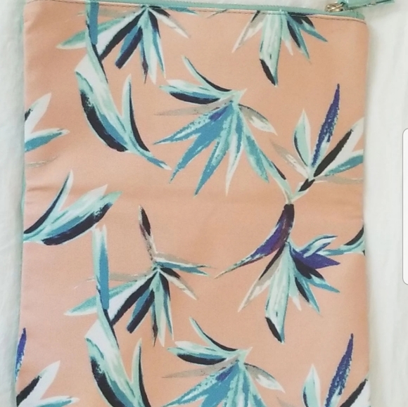 Handbag - Picture 2 of 2